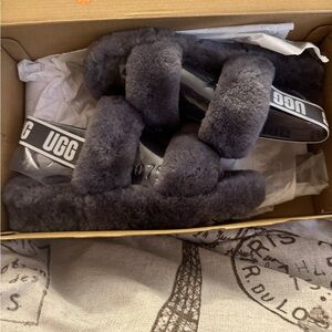 brand new Ugg Womens Oh Yeah!
Slipper - Grey size 7